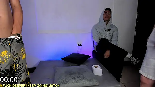 Threesome-no-mercy online show from February 24, 1:28 am