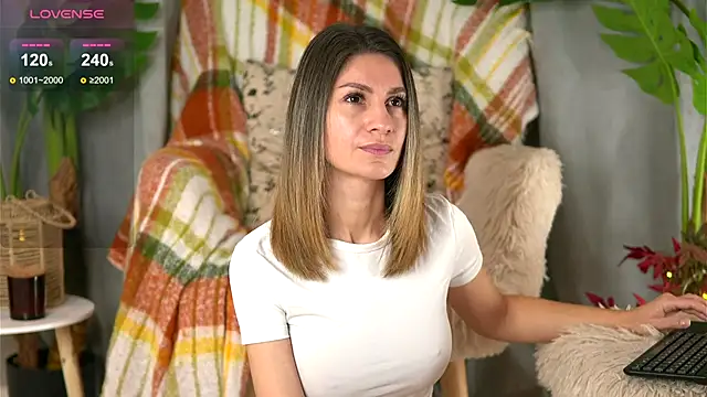 JuliaRichard online show from November 14, 7:01 am