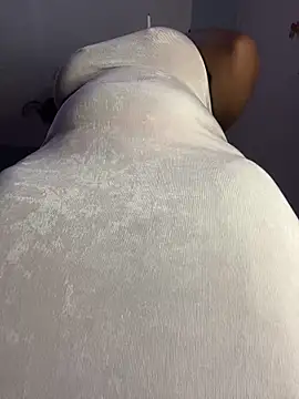 Snapshot of Cherrytowild chatting on January 8, 4:40 am Cherrytowild online show from January 8, 4:40 am