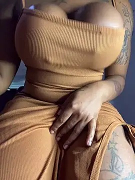 Snapshot of Cherrytowild chatting on February 14, 11:54 am Cherrytowild online show from February 14, 11:54 am