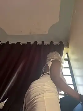 Snapshot of Cherrytowild chatting on February 2, 6:45 am Cherrytowild online show from February 2, 6:45 am