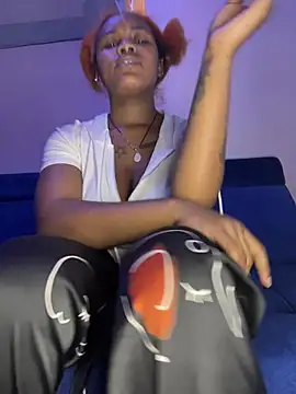 Snapshot of Cherrytowild chatting on March 19, 6:02 am Cherrytowild online show from March 19, 6:02 am