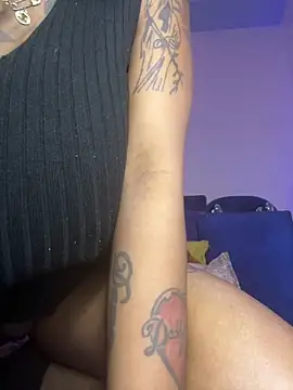 Snapshot of Cherrytowild chatting on December 20, 5:32 am Cherrytowild online show from December 20, 5:32 am