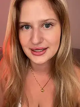 Snapshot of Busty-Ellie chatting on July 8, 5:46 pm Busty-Ellie online show from July 8, 5:46 pm