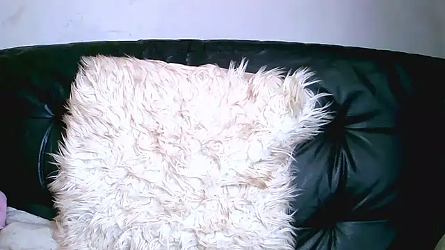 Bustypillows online show from January 10, 7:47 am