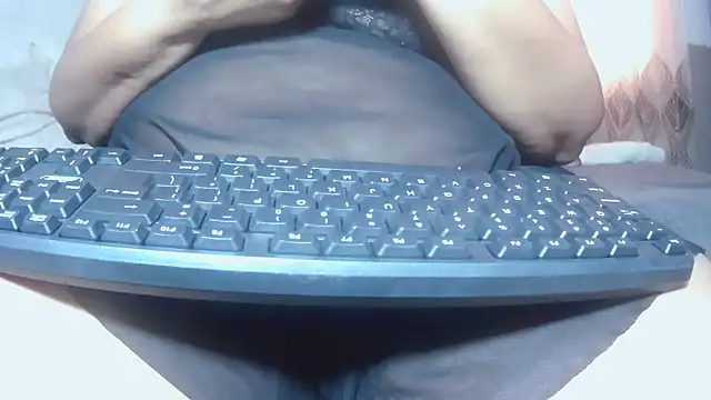 BustyThickyAss online show from January 13, 7:34 am