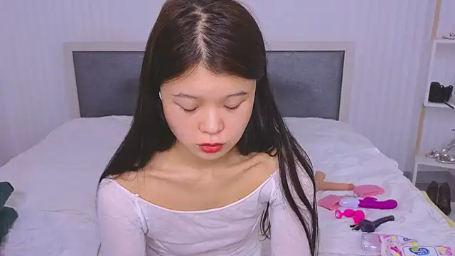 Tina Kim  online show from February 28, 7:37 am