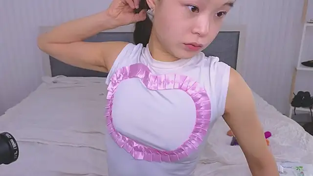 Tina Kim  online show from March 8, 4:34 am