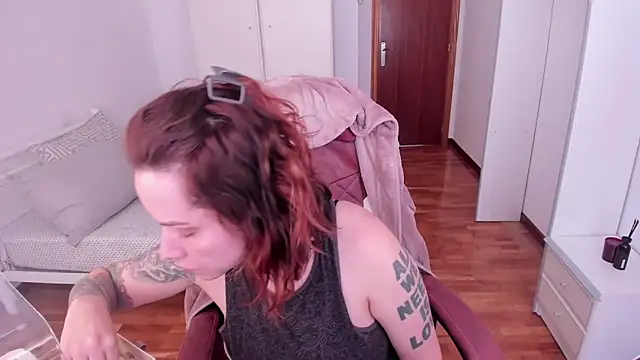 Domina Deivis online show from October 7, 8:04 am