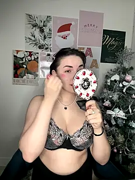 HoneySweetBee online show from December 15, 5:24 am