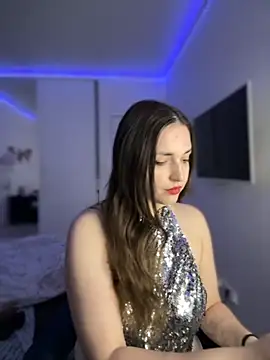 HoneySweetBee online show from December 2, 11:39 pm