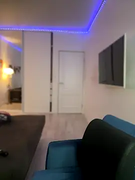 HoneySweetBee online show from November 23, 2:10 am