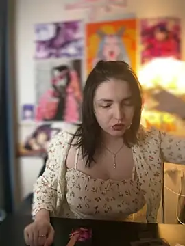 HoneySweetBee online show from February 22, 10:22 pm