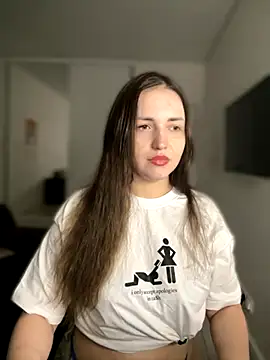 HoneySweetBee online show from November 4, 9:18 pm