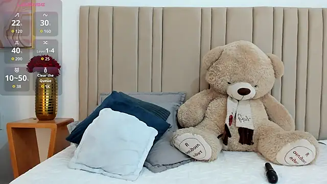 izadii online show from November 3, 6:44 pm