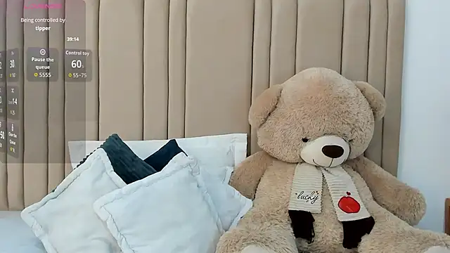 izadii online show from February 6, 6:59 pm