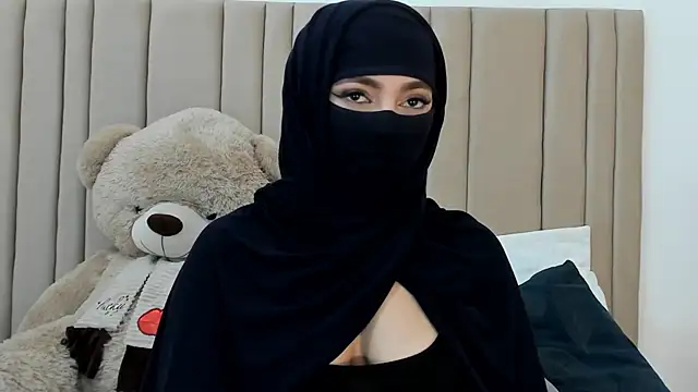 izadii online show from December 15, 6:47 pm