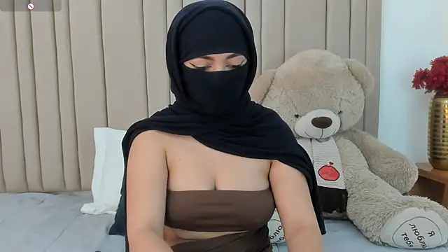 izadii online show from April 14, 6:46 pm