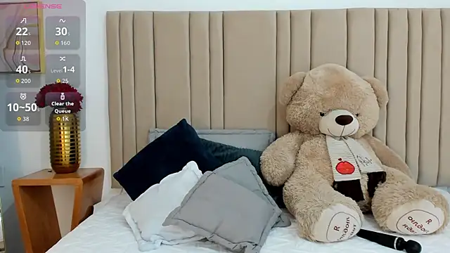 izadii online show from October 31, 6:48 pm