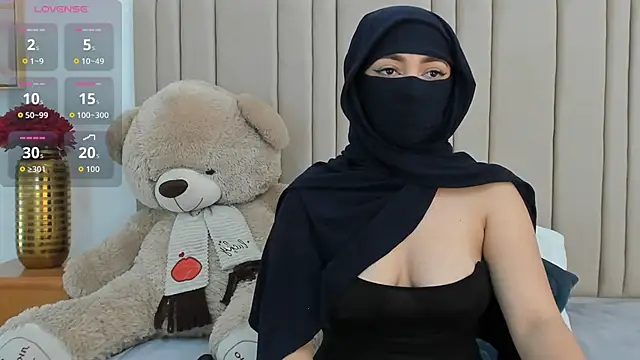 izadii online show from February 14, 6:52 pm