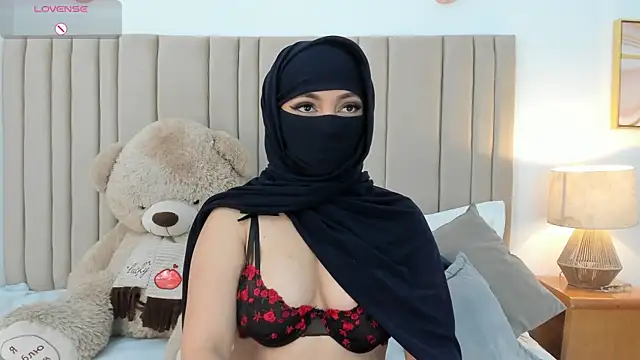 izadii online show from June 1, 7:02 pm