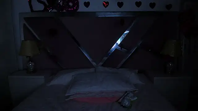 NinnaVous online show from February 25, 2:04 pm