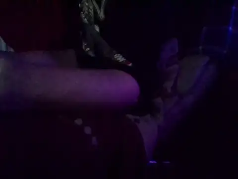 Bigheadxxx1 online show from April 1, 12:02 am