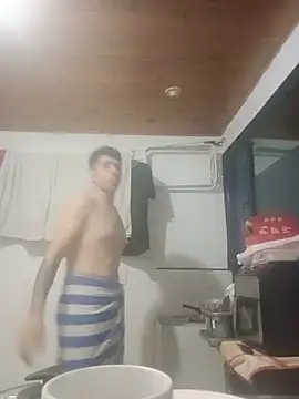 Snapshot of christian_cute chatting on July 10, 1:05 am christian cute online show from July 10, 1:05 am