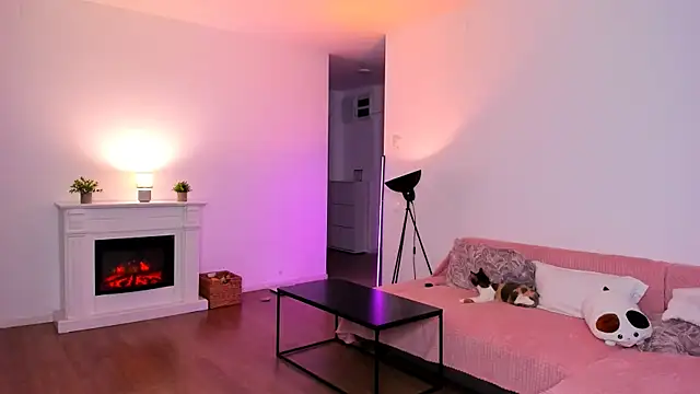 AnysaSmith online show from February 7, 9:45 pm