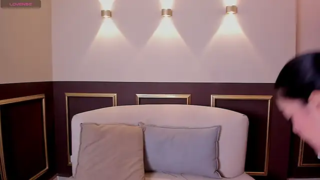 lexiethompson  online show from January 12, 12:12 pm