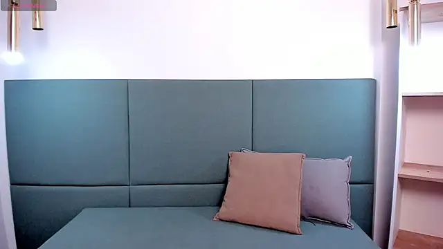 lexiethompson  online show from January 10, 12:11 pm