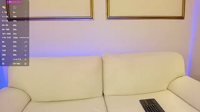 lexiethompson  online show from April 16, 12:17 pm