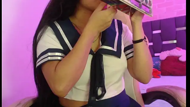 Alizon95 online show from April 6, 8:32 pm