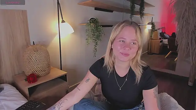 stefanny ruiz  online show from March 13, 12:56 pm