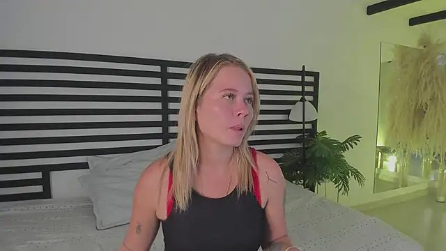 stefanny ruiz  online show from January 30, 12:16 pm