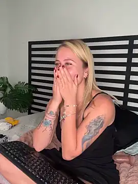 stefanny ruiz  online show from January 29, 3:47 pm