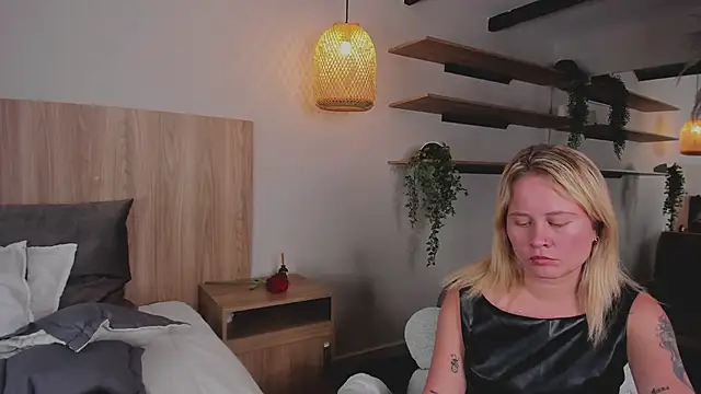 stefanny ruiz  online show from March 20, 3:58 pm