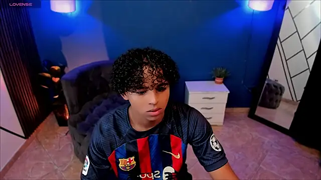 Noah Smith04 online show from December 15, 2:56 pm