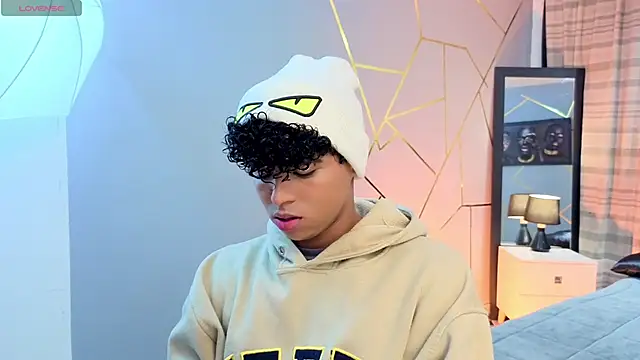 Noah Smith04 online show from November 26, 12:16 pm