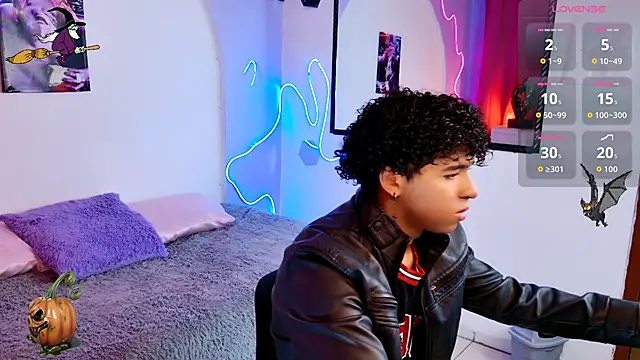 Noah Smith04 online show from October 25, 8:20 pm