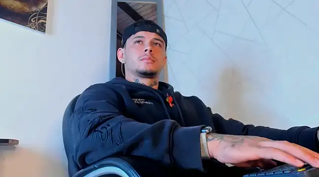 Snapshot of NoahhBrown chatting on March 10, 3:12 am NoahhBrown online show from March 10, 3:12 am