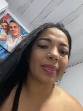 Snapshot of valeryDugglass chatting on October 17, 2:37 am valeryDugglass online show from October 17, 2:37 am