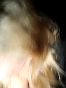 BecciDeluxe online show from February 12, 5:45 pm