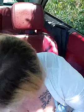 BecciDeluxe online show from April 15, 11:27 am