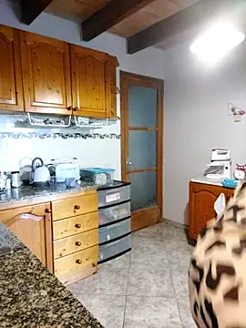 BecciDeluxe online show from December 15, 10:10 am