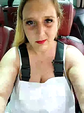 Snapshot of BecciDeluxe chatting on September 28, 1:07 pm BecciDeluxe online show from September 28, 1:07 pm