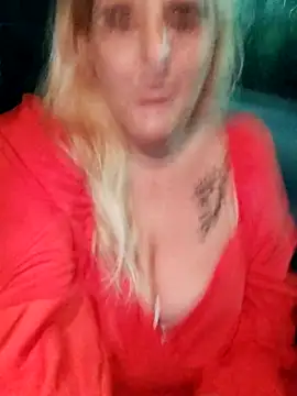 BecciDeluxe online show from January 5, 5:27 pm