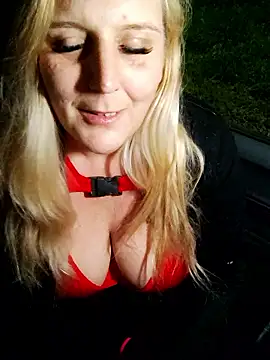 BecciDeluxe online show from January 7, 10:04 pm