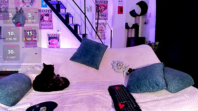 Snapshot of MonxxsLove chatting on October 18, 3:19 am MonxxsLove online show from October 18, 3:19 am