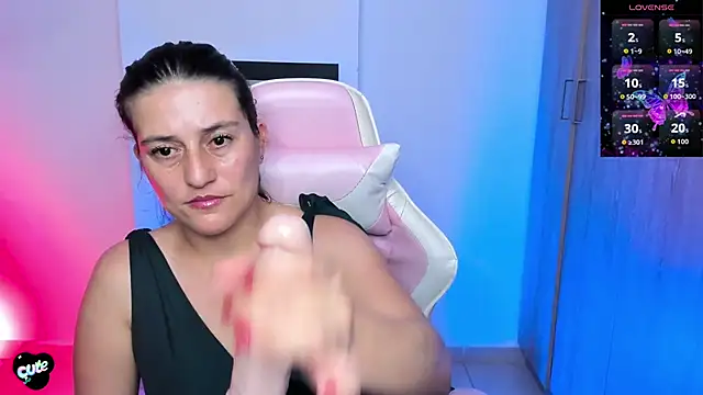 Saskyaa online show from November 26, 2:28 pm